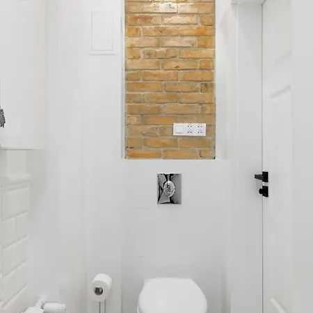 Oomph 2 Bedroom Varšava