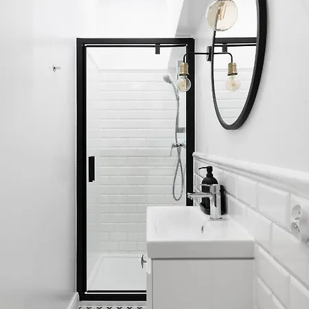 Oomph 2 Bedroom Апартаменты *